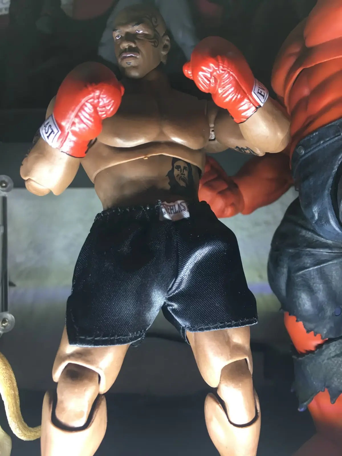 🥊 Mike Tyson Action Figure 17cm - Modello da Collezione Final Round Boxe 🌟