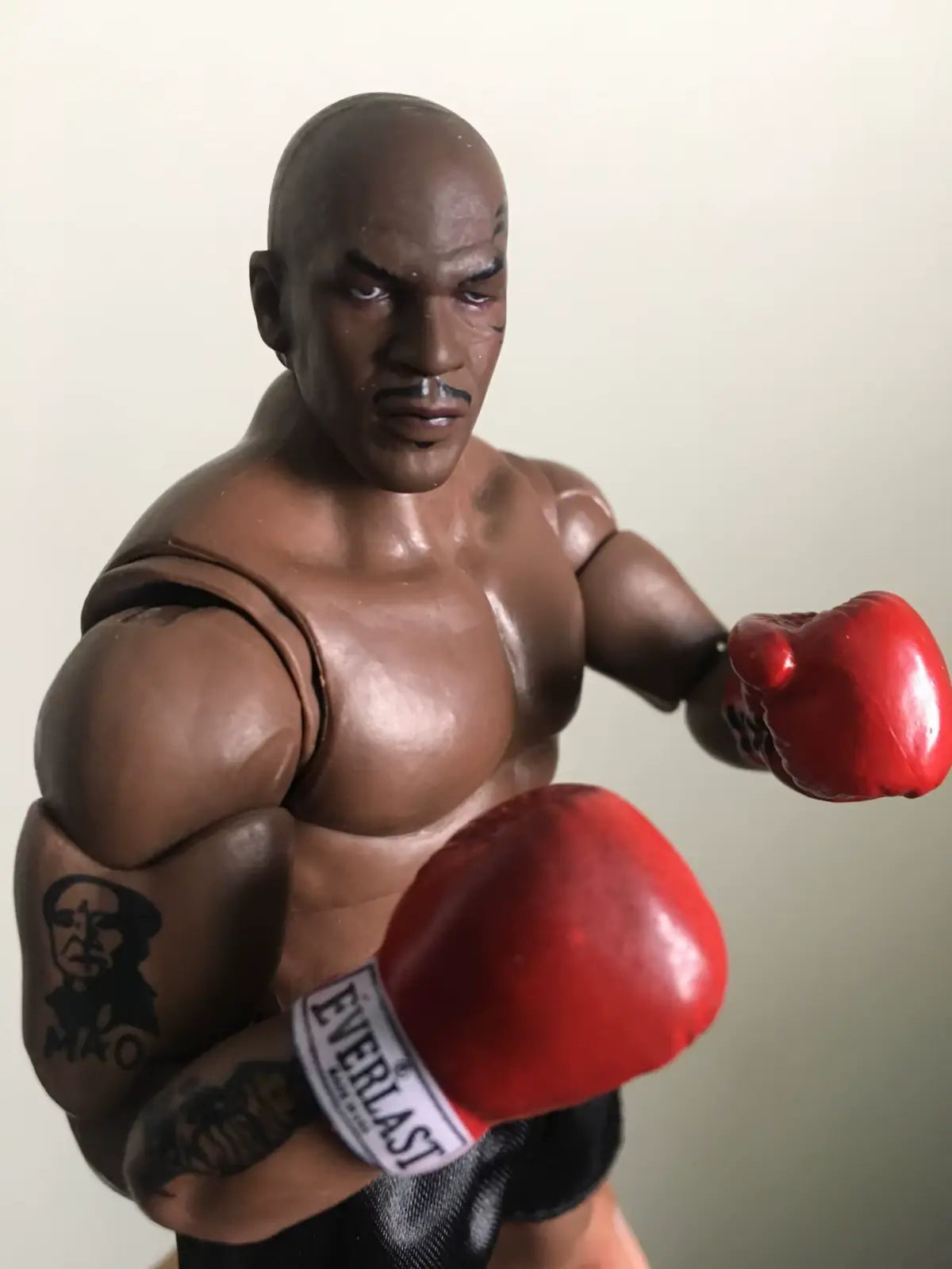 🥊 Mike Tyson Action Figure 17cm - Modello da Collezione Final Round Boxe 🌟